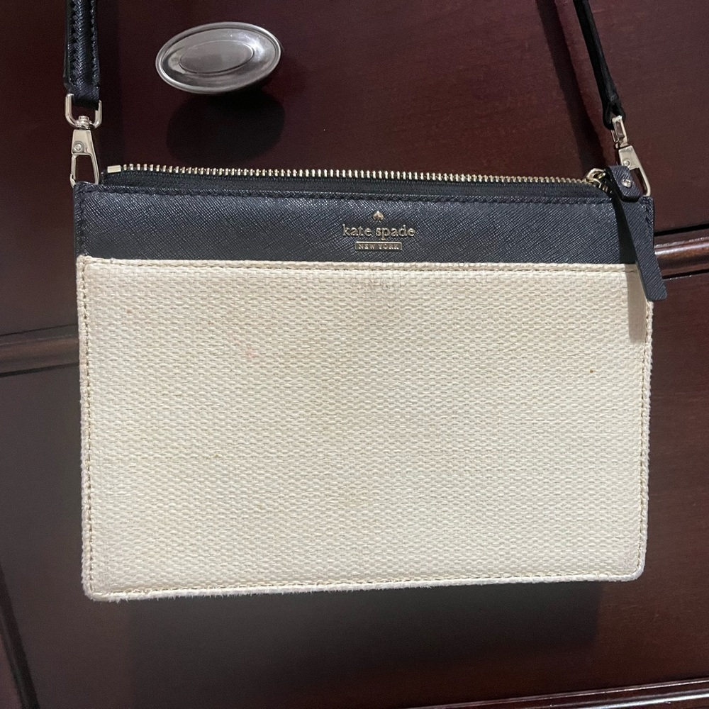 Like New Kate Spade cross body purse for sale!